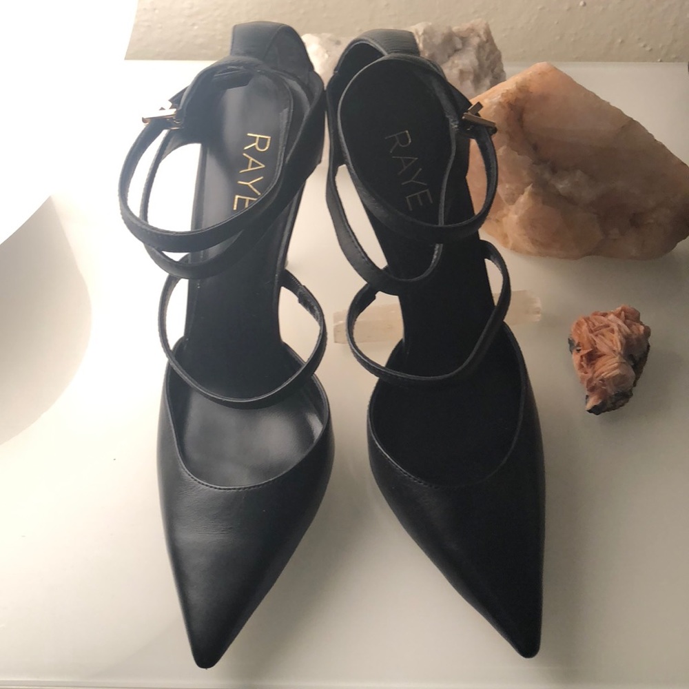 RAYE Carrie pump. Size 9. Never worn, original box